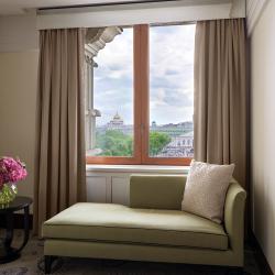 Номер Люкс Four Seasons Экзекьютив с видом на Кремль Кинг