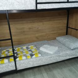 Кровать в 6-местном общем женском номере