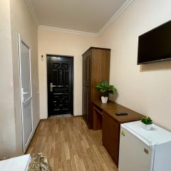 Комната стандарт с 1 двуспальной кроватью и балконом
