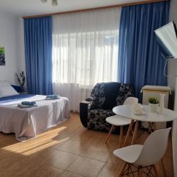 Комната полулюкс с 1 двуспальной кроватью и 1 двухъярусной кроватью