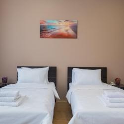 Номер стандарт с 2 односпальными кроватями (мансарда)