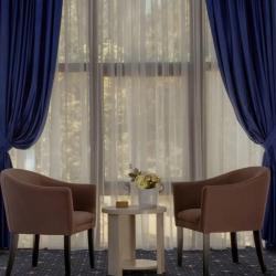 Номер люкс с 1 двуспальной кроватью