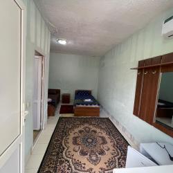 Номер стандарт с 1 односпальной и 1 двуспальной кроватью