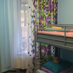 Кровать в 4-местном общем женском номере