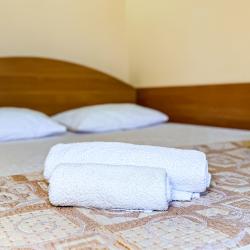 Комната стандарт с 1 двуспальной кроватью и диваном