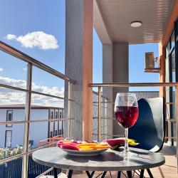 2-комнатный номер комфорт с 2 двуспальными кроватями и балконом