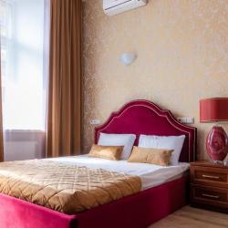 Комната полулюкс с 1 двуспальной кроватью