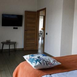 2-комнатный Коттедж в лесу №1