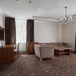 Номер люкс комфорт с 1 двуспальной кроватью