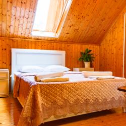 Комната стандарт с 1 двуспальной кроватью (мансарда) со стороны моря