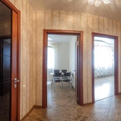 Фото Отель Уютная квартира на улице Сибирский Тракт 13