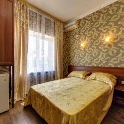 Комната стандарт с 1 двуспальной кроватью (первый этаж)