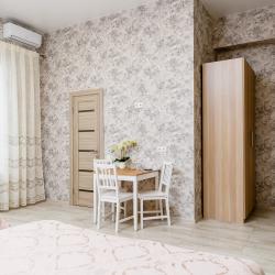 Номер люкс с 2 двуспальными кроватями