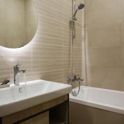 Номер делюкс комфорт с 1 двуспальной кроватью