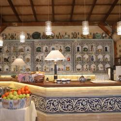 Фото Отель Lakeside Hotel (Лэйксайд)