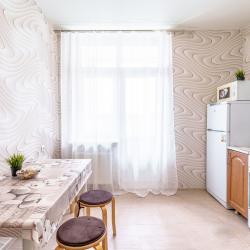Фото Апартаменты на улице Героя Сарабеева В.И. 3