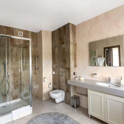 Номер люкс с 1 двуспальной кроватью