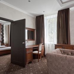 Номер люкс комфорт с 1 двуспальной кроватью