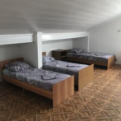 Комната эконом с 5 односпальными кроватями (мансарда)