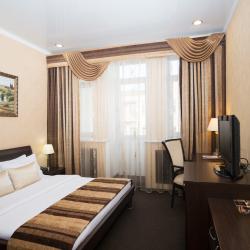 Номер стандарт с 1 двуспальной кроватью