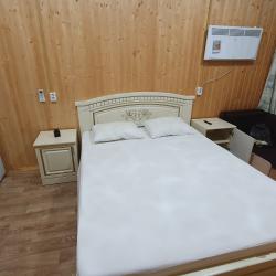 Номер полулюкс с 1 двуспальной кроватью
