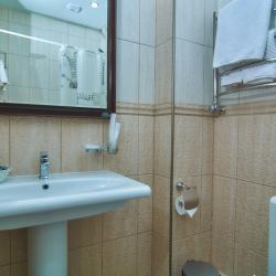 Номер стандарт с 1 двуспальной кроватью и диваном