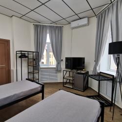 Комната семейная с 2 односпальными кроватями и 1 двухъярусной кроватью №7