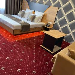 Номер комфорт с 1 двуспальной кроватью и диваном