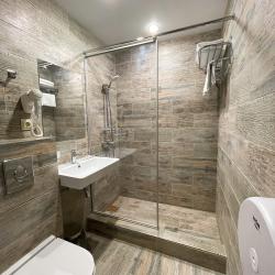 Номер стандарт с 1 двуспальной кроватью #107