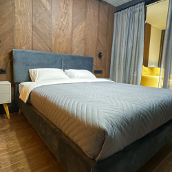 Номер стандарт с 1 двуспальной кроватью Yellowroom