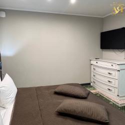 Номер люкс с видом на озеро (Alira Palace)