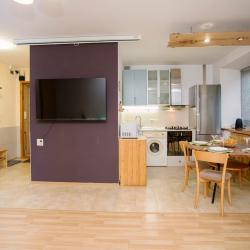 Фото Апартаменты Атмосфера на улице Большая Октябрьская 124А