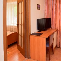 Номер полулюкс с 2 односпальными кроватями (с завтраком)