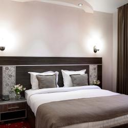 Номер полулюкс с 1 двуспальной кроватью