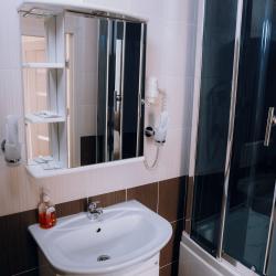 Номер люкс улучшенный с 1 двуспальной кроватью