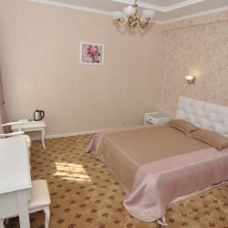 Номер стандарт с 1 двуспальной кроватью