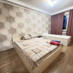 Фото Апартаменты на улице Братьев Жабровых 3