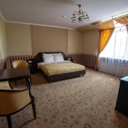 Номер стандарт с 1 двуспальной кроватью