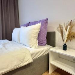 Фото Апартаменты Истомáн |Студия - вид на пруд