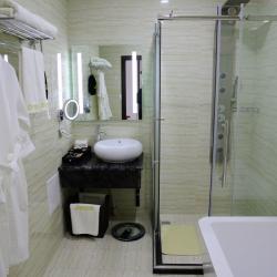 Номер люкс с 1 двуспальной кроватью