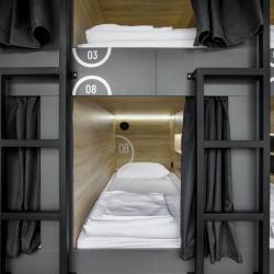 Luna Capsule Hotel (Луна) — e3ea128b0e91b1bd94cc0a3528a8aa5b