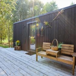 Дом среди деревьев