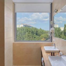 Номер стандарт плюс с 1 двуспальной кроватью