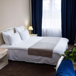 4-местный 2-комнатный номер улучшенный с 2 односпальными и 1 двуспальной кроватью