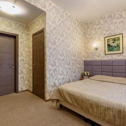 Номер стандарт с 1 двуспальной кроватью