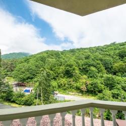 4-местная комната люкс с балконом №1