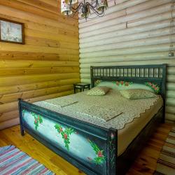 Коттедж улучшенный с 2 односпальными и 1 двуспальной кроватью