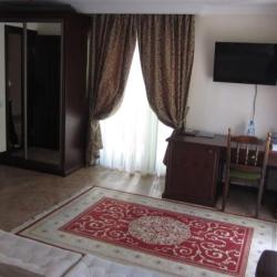 Номер стандарт с двуспальной кроватью с балконом