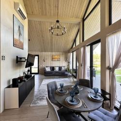 Фото Отель BarnHouse Village (БарнХаус Виллэдж)