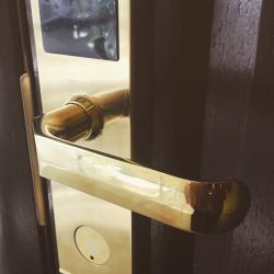 Номер стандарт бизнес с 1 двуспальной кроватью
